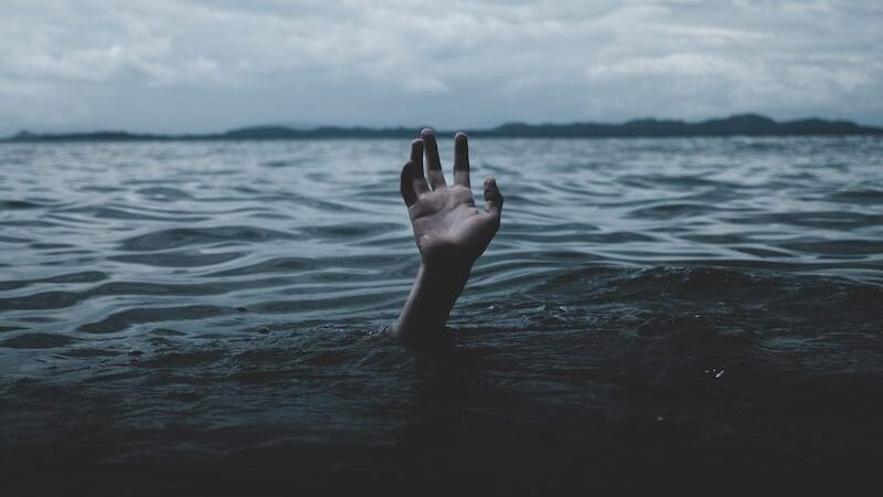 a person drowns underwater